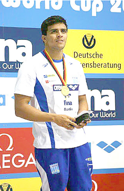 Frederico Castro with medal at FINA World Cup competition in Berlin
